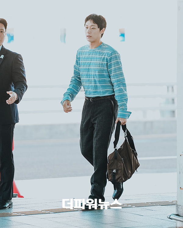 이도현, 인천국제공항 출국