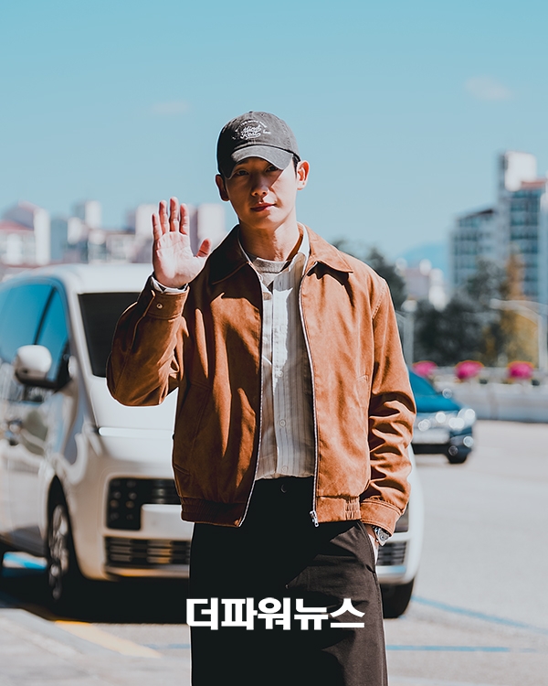 정해인, 김포국제공항 출국