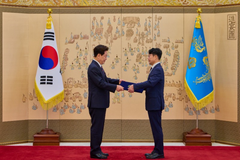 이재명 대통령, 김성수 신임 대법관 임명장 수여(사진=연합뉴스)