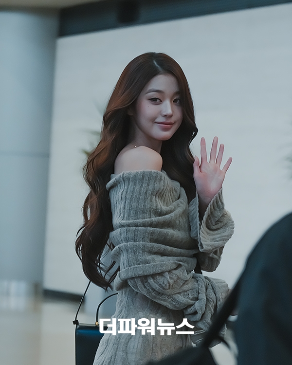 아이브 장원영, 김포국제공항 출국