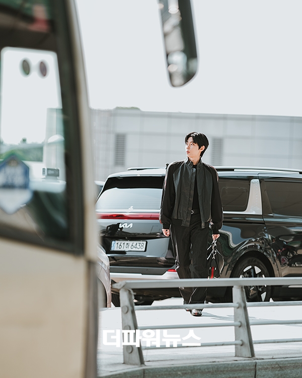 황인엽, 인천국제공항 출국