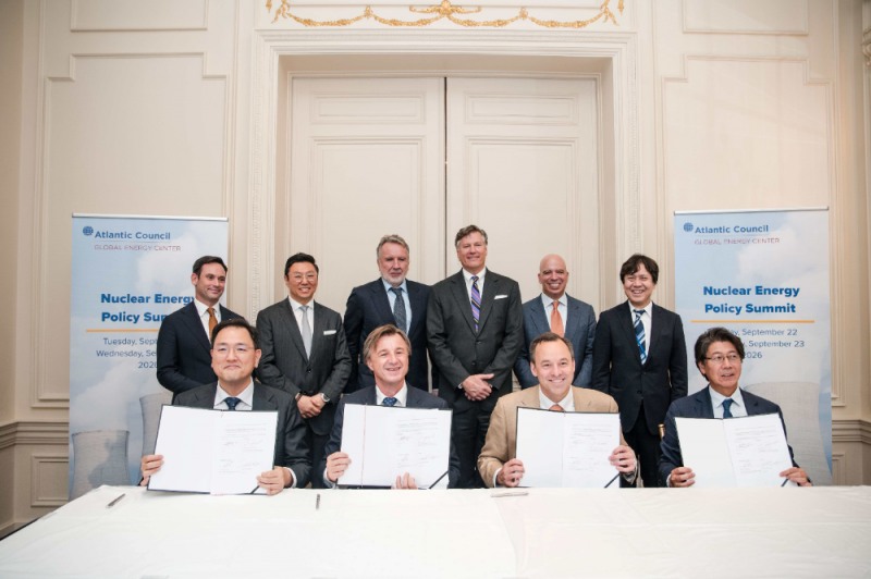 (왼쪽부터) 삼성물산 김정욱 부사장, SGE 라파우 카스프루프 CEO, GE 버노바 스콧스트래직 CEO, 히타치 야스히로 다케우치 부사장.(사진=삼성물산)
