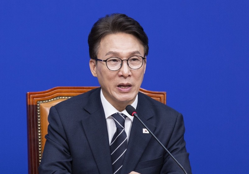 최고위원회의 시작하는 김민석 대표(사진=연합뉴스)