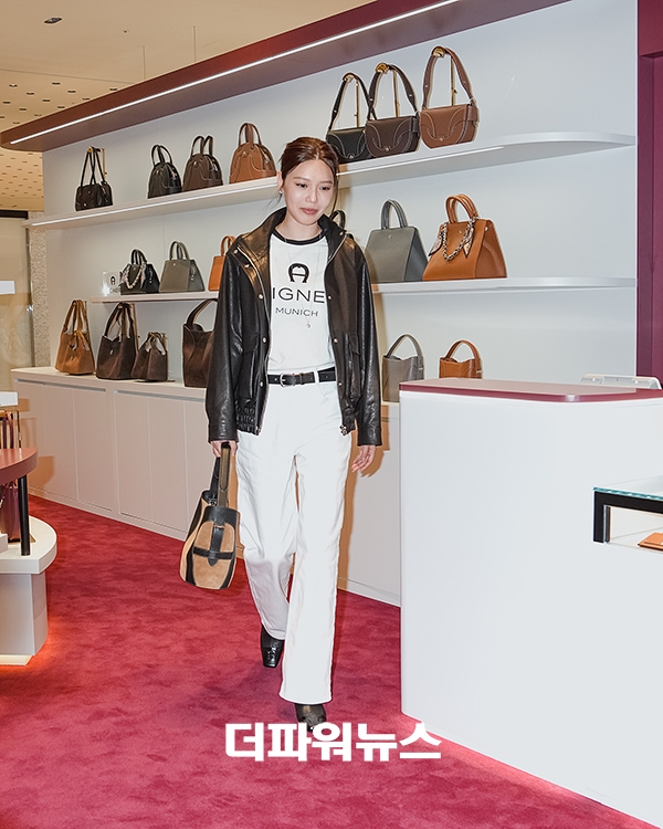 수영, 포토월 행사