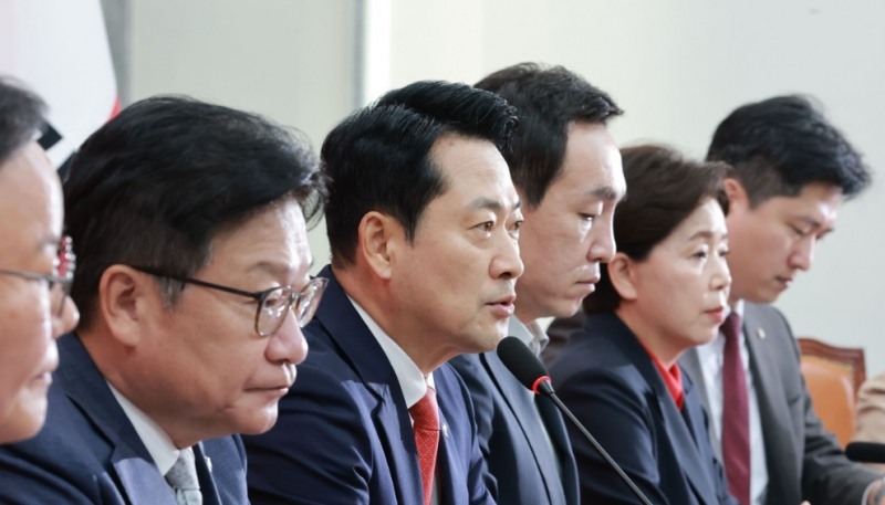 국민의힘 최고위원회의서 발언하는 장동혁 대표(사진=연합뉴스)