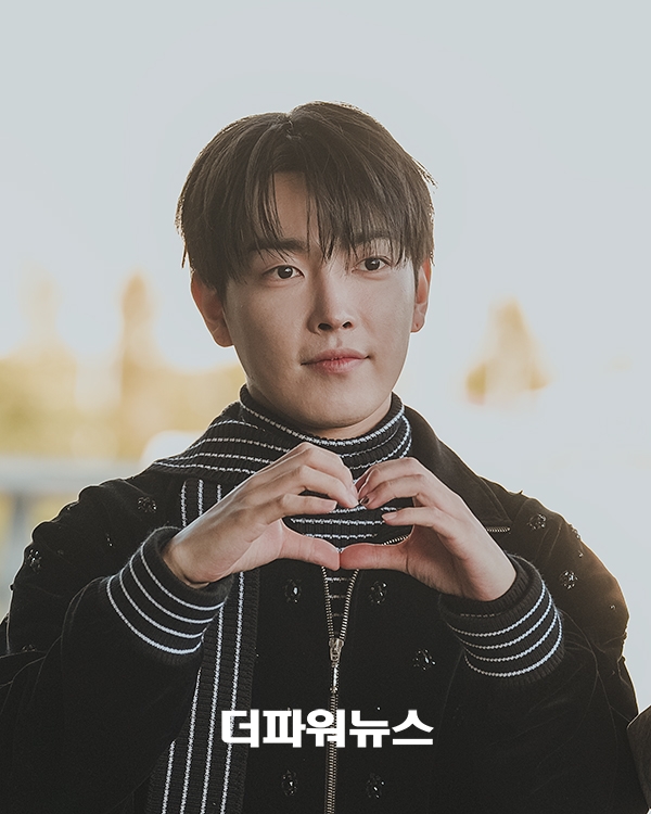 에이티즈 홍중, 김포국제공항 출국