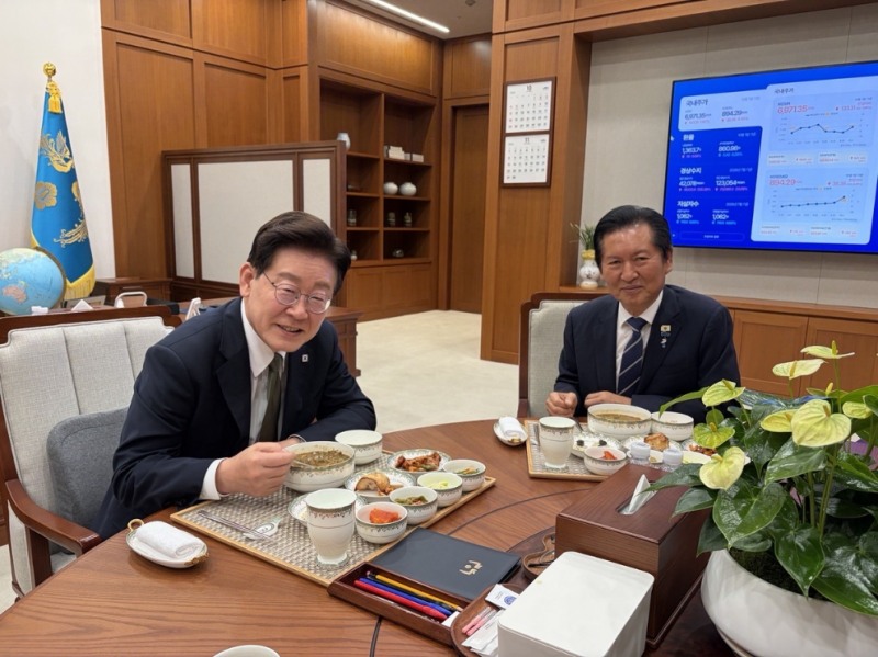 李대통령, 정청래와 청와대서 만찬회동(사진=연합뉴스)