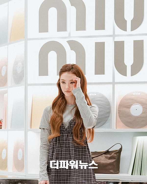 미야오 엘라, 포토콜 행사