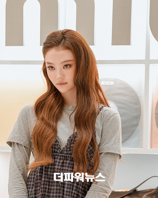 미야오 엘라, 포토콜 행사