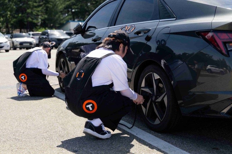 망상해수욕장 타이어보이 진행.(사진=한국타이어)