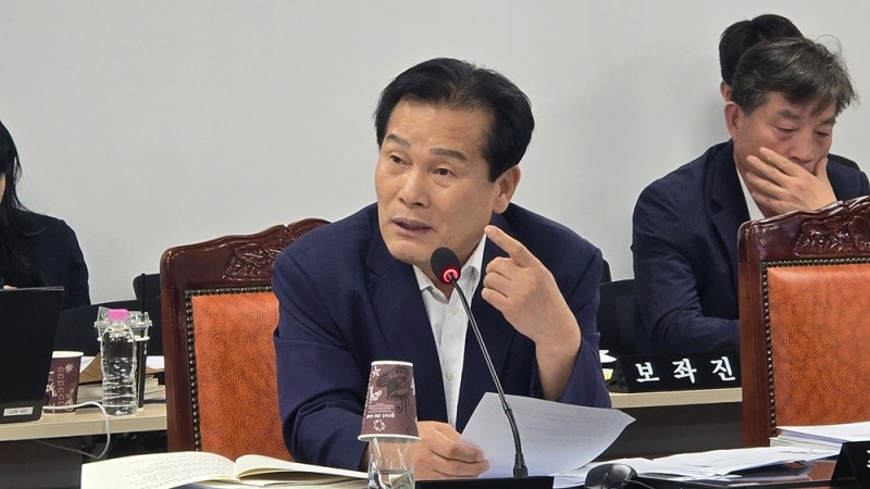 주철현 의원이 국회 농림축산식품해양수산위원회 해양수산부 국정감사에 참석해 현안 질의를 이어가고 있다.