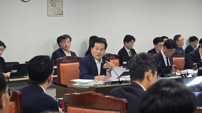 주철현 의원이 국회 농림축산식품해양수산위원회 해양수산부 국정감사에 참석해 현안 질의를 이어가고 있다.