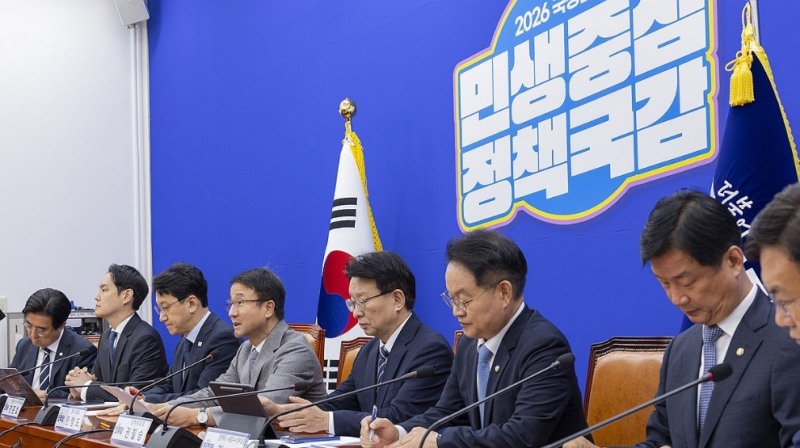 국감 대책 회의에서 발언하는 한병도 원내대표(사진=연합뉴스)
