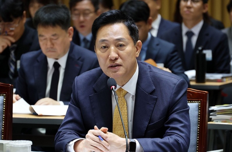 위원 질의에 답하는 오세훈 서울시장(사진=연합뉴스)
