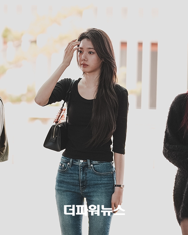 베이비몬스터 로라, 인천국제공항 출국