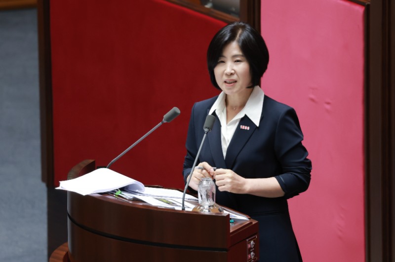 국회법 개정안 필리버스터하는 국민의힘 김미애 의원.(사진=연합뉴스)