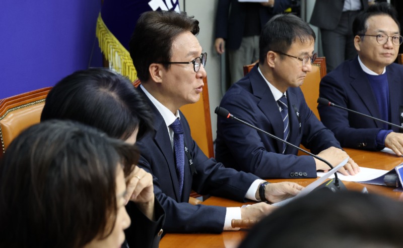 최고위 발언하는 김민석 대표(사진=연합뉴스)