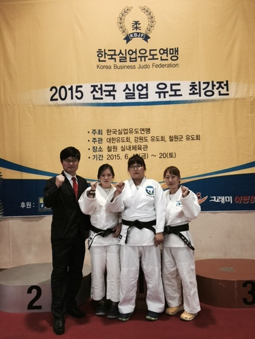대구남부경찰서 여성청소년수사팀 경장 최금매(사진 맨 우측).(제공=대구경찰청)