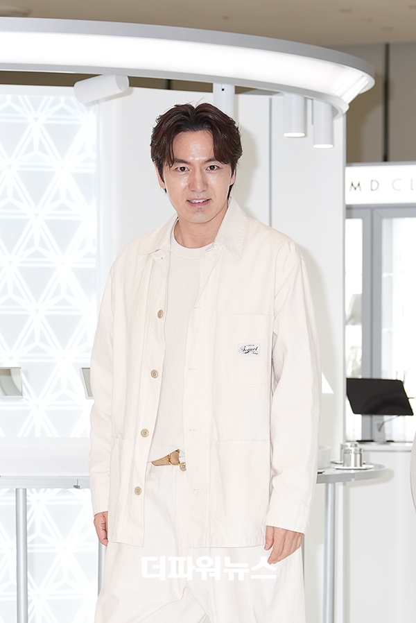 이진욱, 포토콜 행사