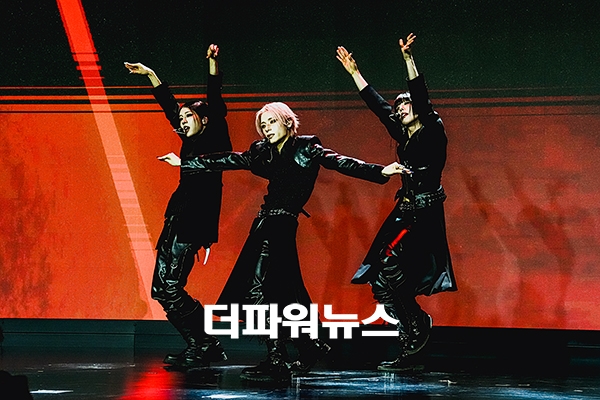 엑스러브, 미니 3집 ‘i=!>’ 발매 쇼케이스
