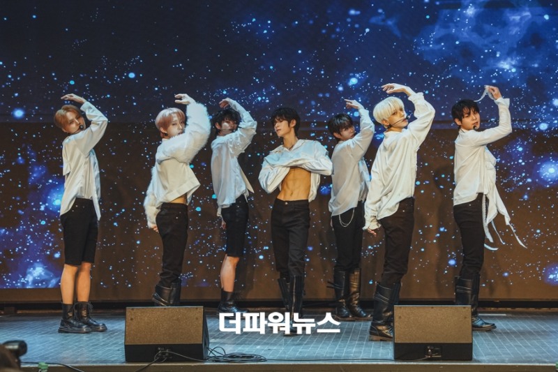 엔탑, 미니앨범 ‘WE:BLOOM’ 발매 쇼케이스