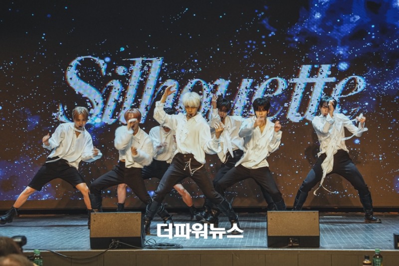 엔탑, 미니앨범 ‘WE:BLOOM’ 발매 쇼케이스