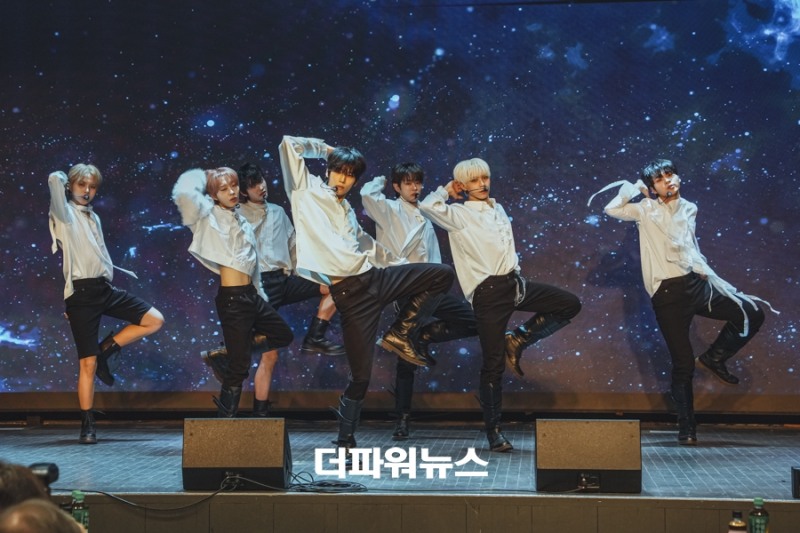 엔탑, 미니앨범 ‘WE:BLOOM’ 발매 쇼케이스