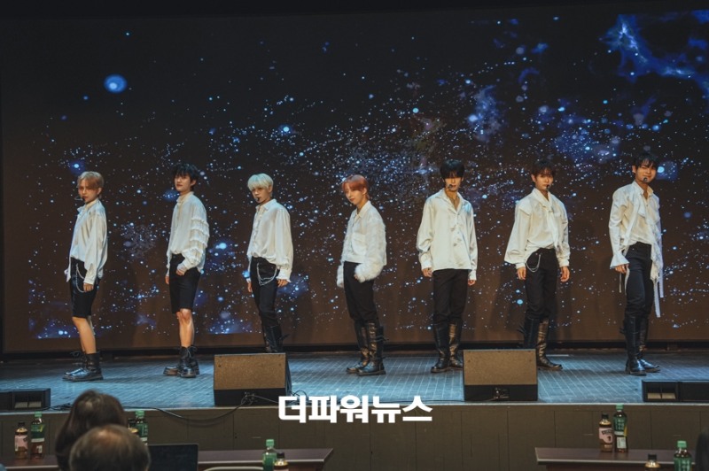 엔탑, 미니앨범 ‘WE:BLOOM’ 발매 쇼케이스