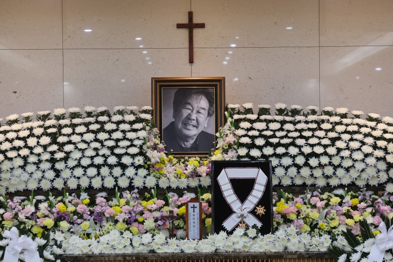 한국의 아버지상을 대표해 '국민 아버지'로 불린 배우 최불암(본명 최영한)이 별세했다. 향년 87세.사진은 30일 서울아산병원 장례식장에 마련된 빈소 모습. 사진=연합뉴스