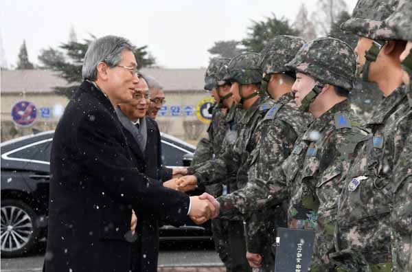 고영한 법원행정처장, 공군제1전투비행단 위문 방문