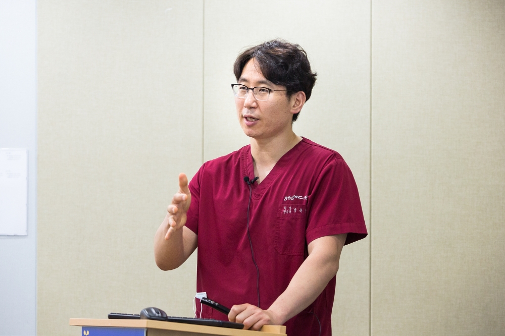 사진=부산365mc병원 박윤찬 대표병원장 / 대한지방흡입학회 간행이사