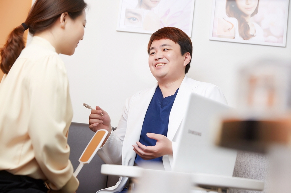 (사진=아이디병원 윤성준 원장)