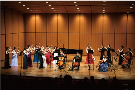 아모스앙상블 공연모습.(사진제공=부산가정법원)