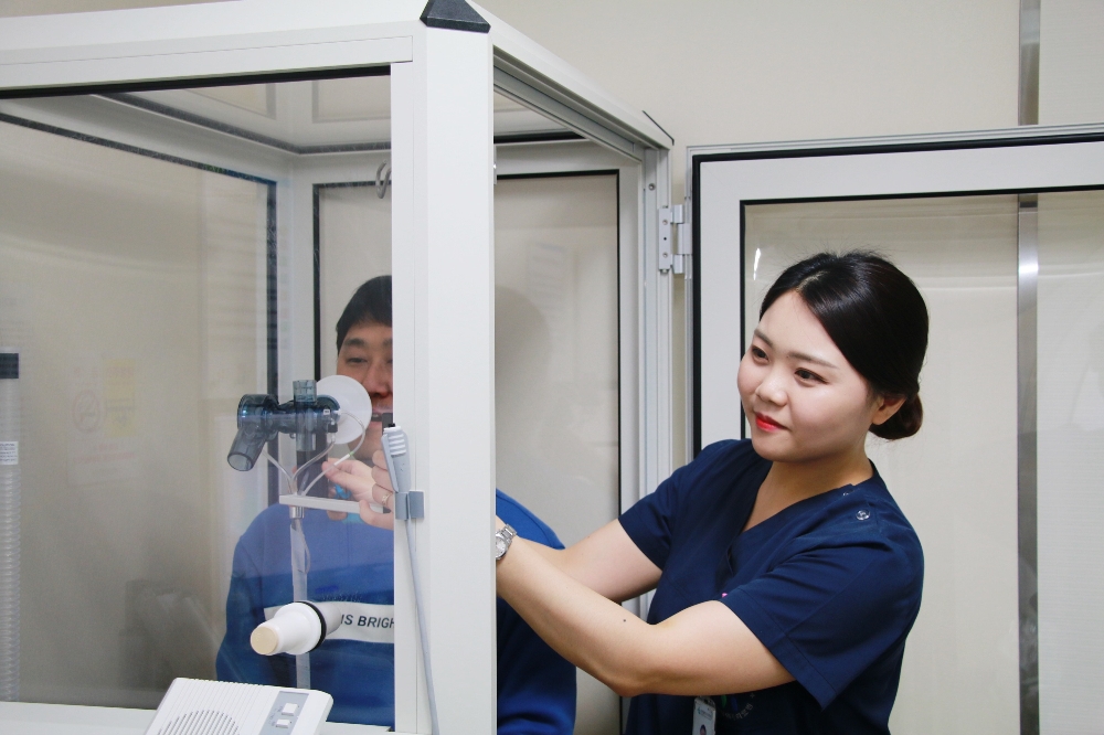 인천의료원에 내원한 환자가 폐기능 검사를 받고 있다. (사진=인천의료원)