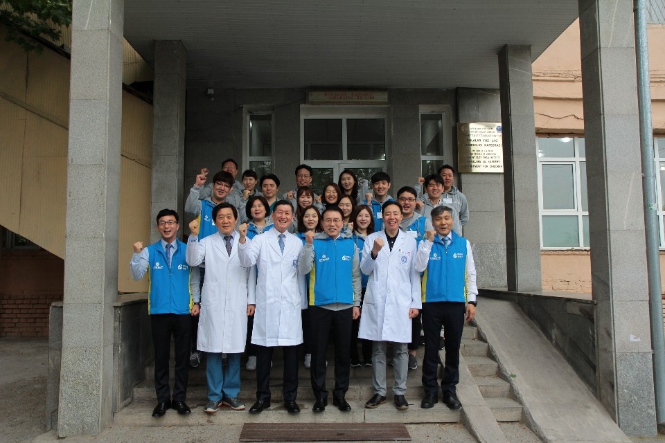 신한금융그룹, 서울대 치과병원과 ‘우즈베키스탄 해외의료봉사’ 실시