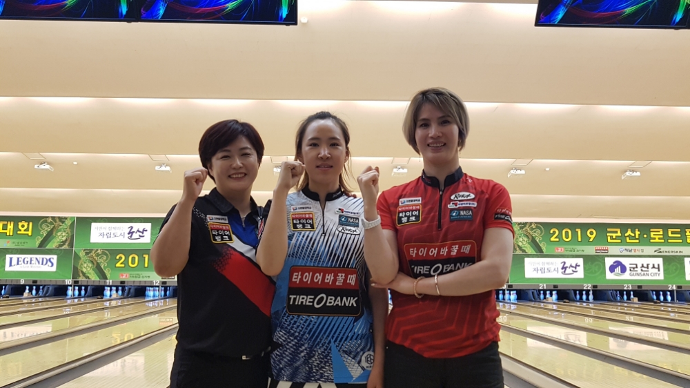 팀 타이어뱅크 선수들이 기념 촬영을 하고 있다.(사진=타이어뱅크)