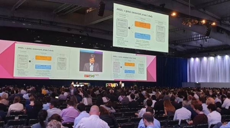 ESMO에서 리보세라닙을 발표하는 현장 사진. 사진=HLB