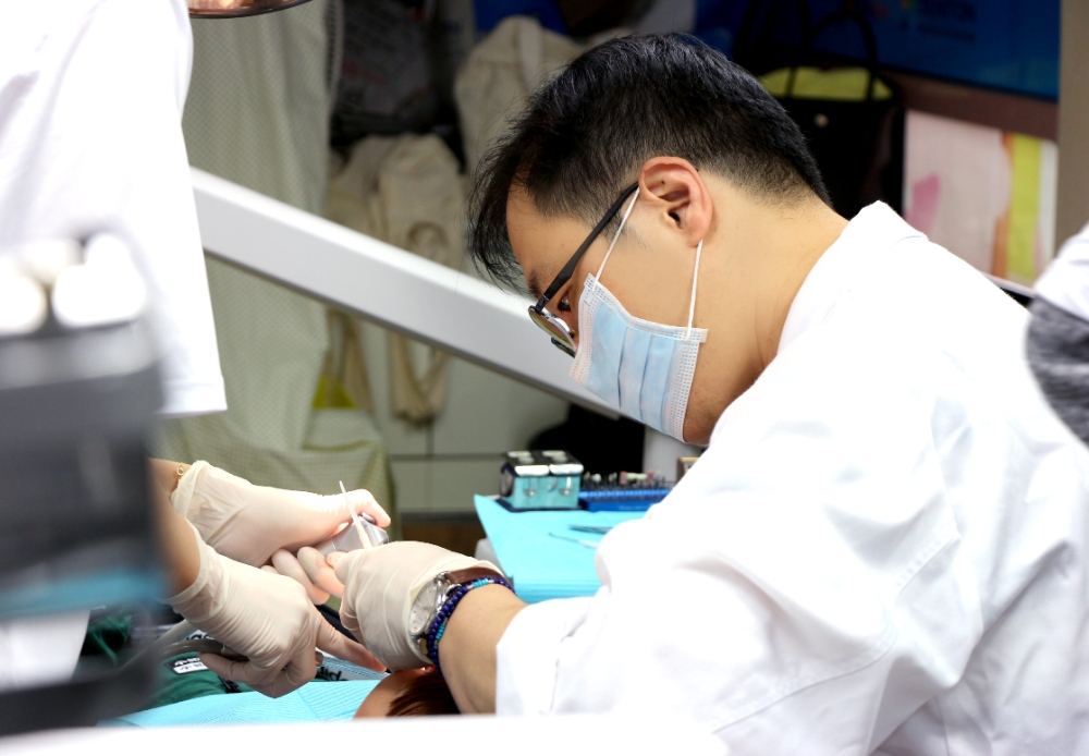 제니튼 ‘해피스마일 치과버스’ 나눔 실천