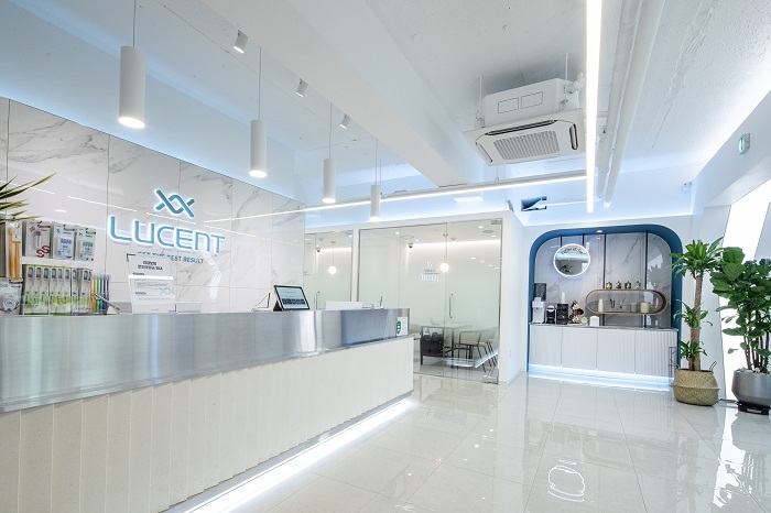 루센트치과-강남 교보문고 공동 프로모션 진행