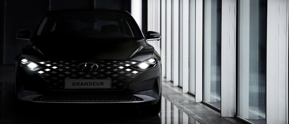 현대차, 6세대 ‘더 뉴 그랜저’ 티저 공개…신차급 탈바꿈