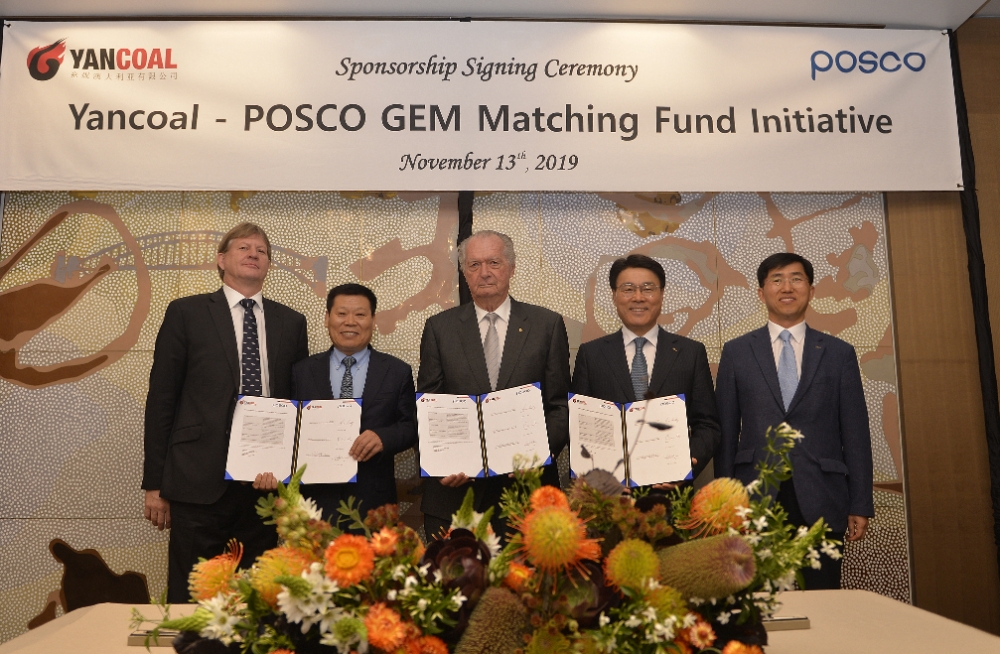 (왼쪽부터)라인홀트 슈미트(Reinhold Schmidt) 얀콜 CEO, 후춘 왕(Fucun Wang) 얀콜 부회장, 로스 켈리(Ross Kelly) 클론타프(Clontarf) 재단 이사장, 최정우 포스코 회장, 강성욱 포스코 원료1실장.(사진=포스코)