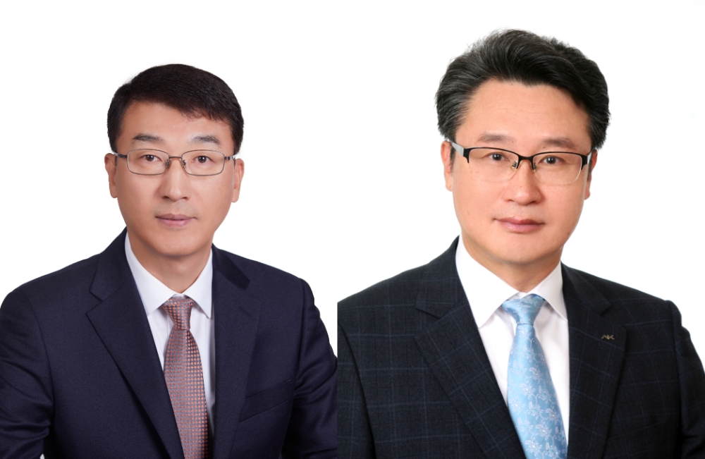 (좌) AK켐텍 신상용대표이사 (우) AMPLUS자산개발 이영수대표이사