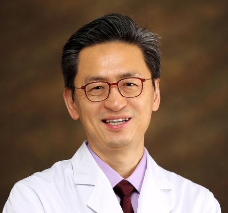 건국대병원 정형외과 정홍근 교수. 사진=건국대병원