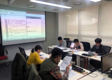 한국동서발전 일자리창출 실적 검증 위원회에 참석한 심의위원들이 평가를 진행하고 있다. 사진=동서발전