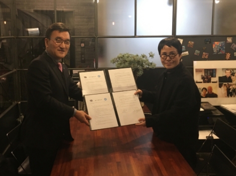 장원사이버평생교육원이 지난 17일 미용 전문 교육기관 소옴 크리에이티브와 MOU를 체결했다. 사진=장원교육