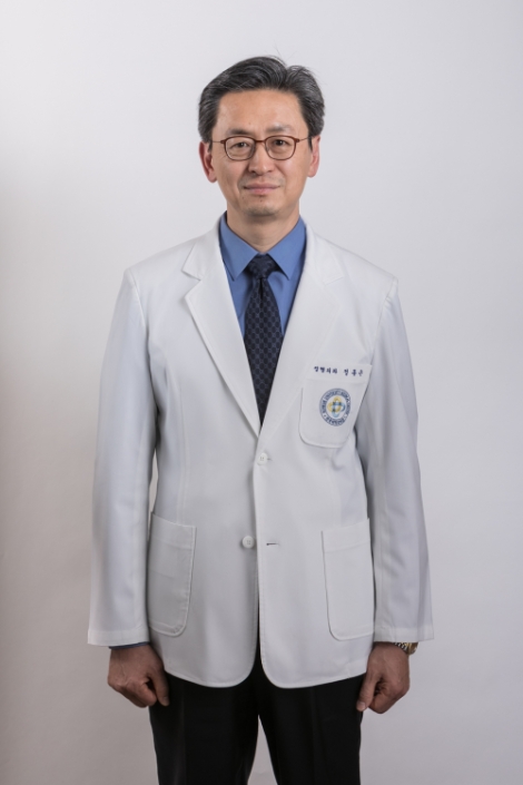 건국대병원 정형외과 정홍근 교수. 사진=건국대병원