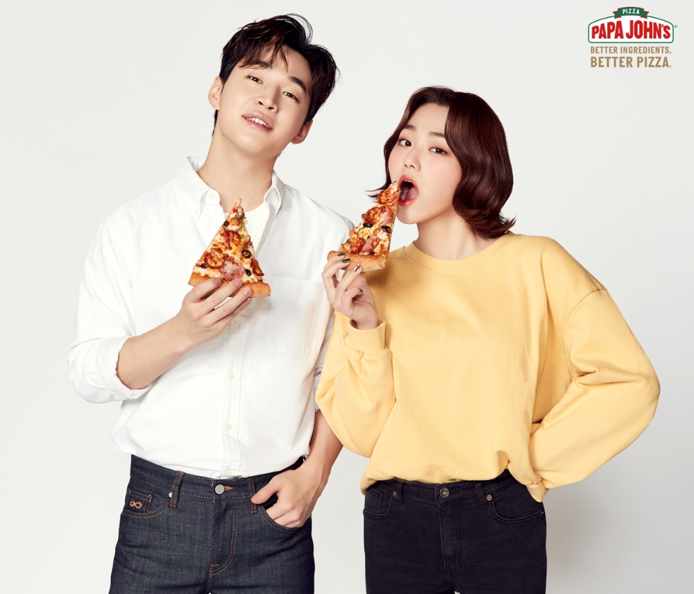 파파존스 피자, 가수 헨리-미나 새 모델로 발탁