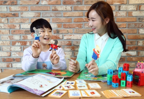 윤선생은 자사 영어학습 상품 ‘초통영’ 출시 1주년을 맞아 할인 이벤트를 마련한다. 사진=윤선생