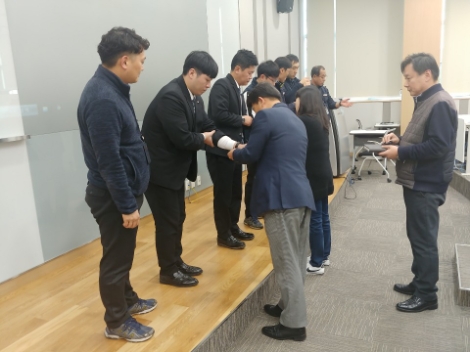 한전KDN 헬스밴드 수여식 현장. 사진=한전KDN