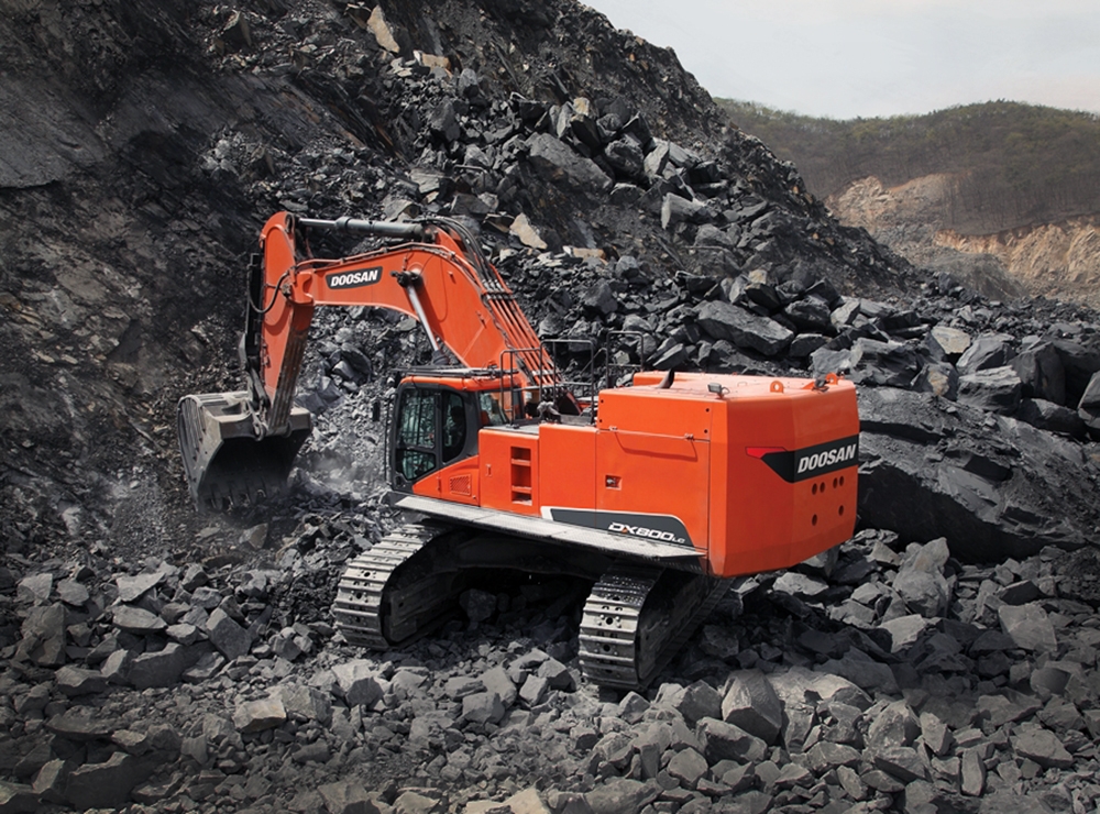 두산인프라코어, 중국 각지서 대형 굴착기 연이어 수주